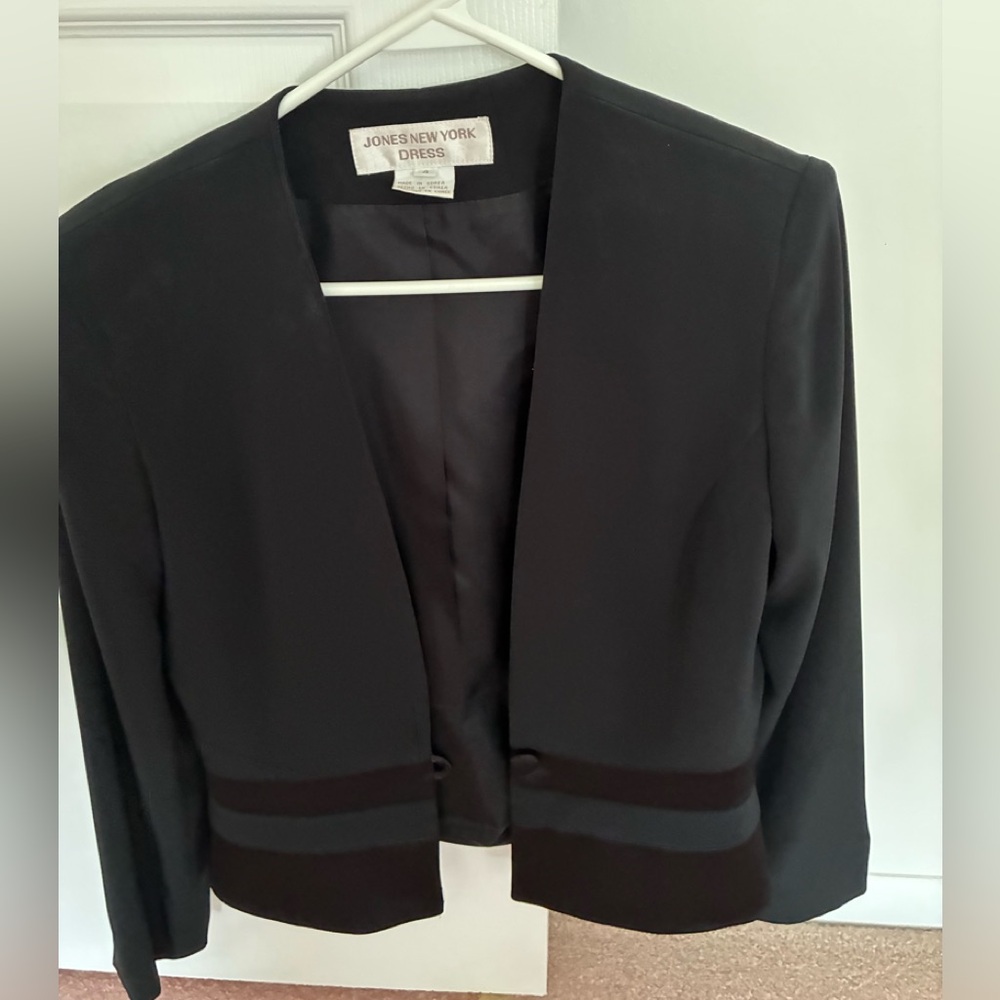 Jones New York Vintage Black Blazer  Jacket with satin detail and 1 button
